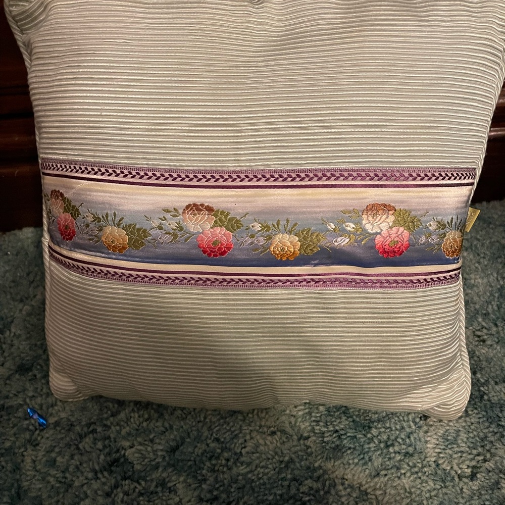 SOLD!!!! green Embroidered Decorative Pillow! 14” X. 14” - Picture 3 of 4